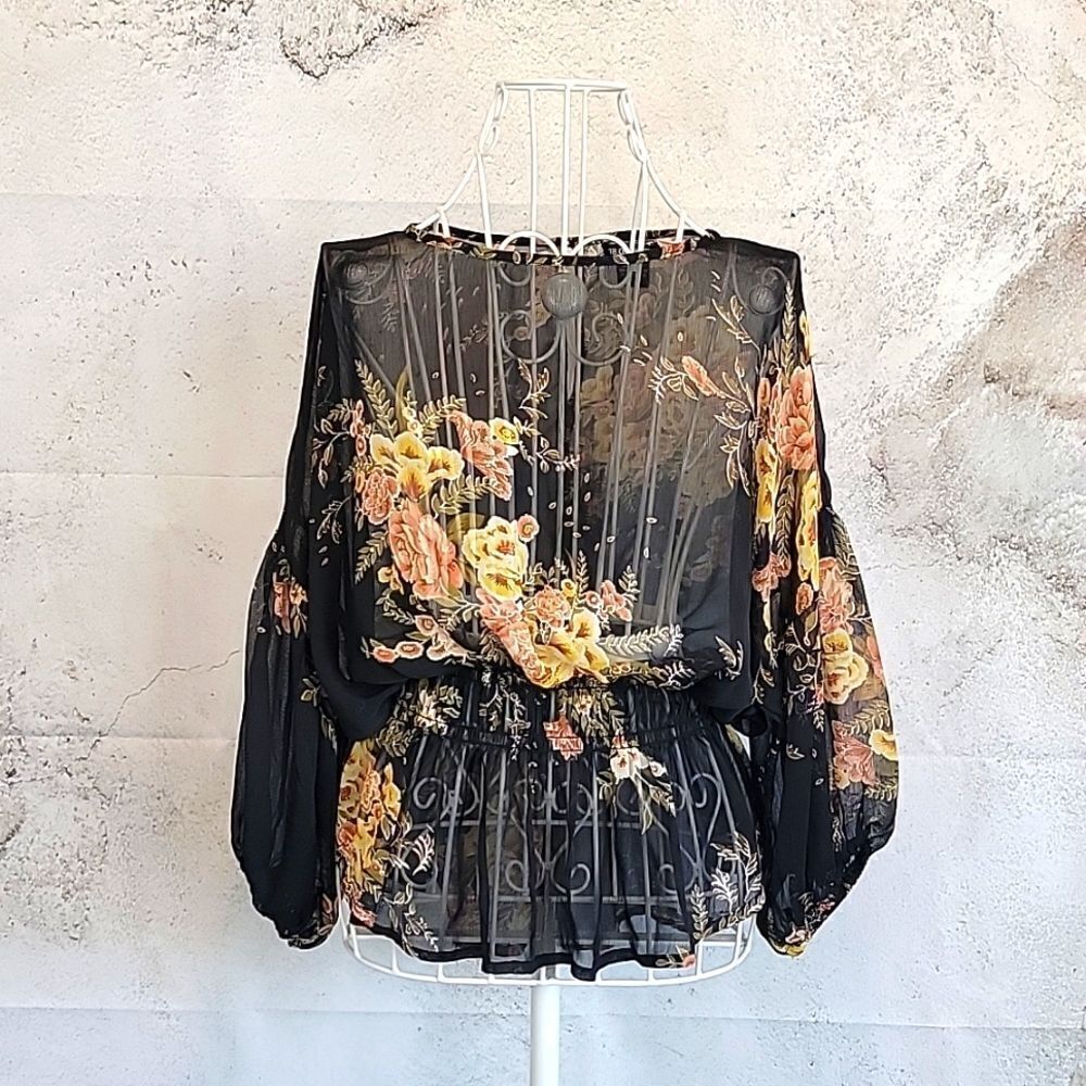 18 Centimeters vintage floral print blouse Women's Size L (runs small)